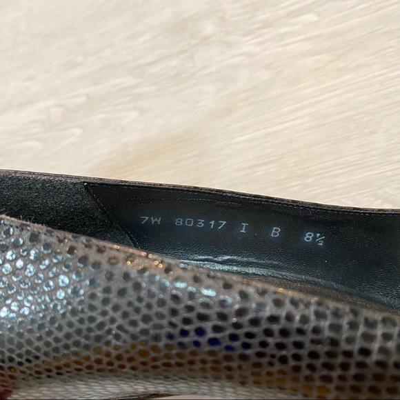 Stuart Weitzman Black Leather Snake Skin Embossed Pumps Heels Tapered Toe 8.5 - Picture 7 of 10